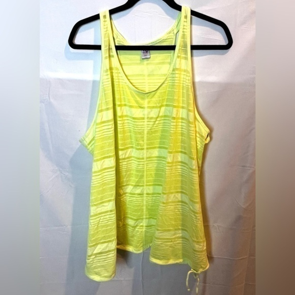 Livi Active Plus Size Active Tank Top 22/24